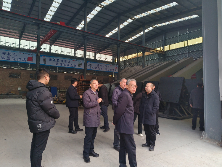 2026年1月5日省铁路专家、中铁一局、县人大、县发改委调研